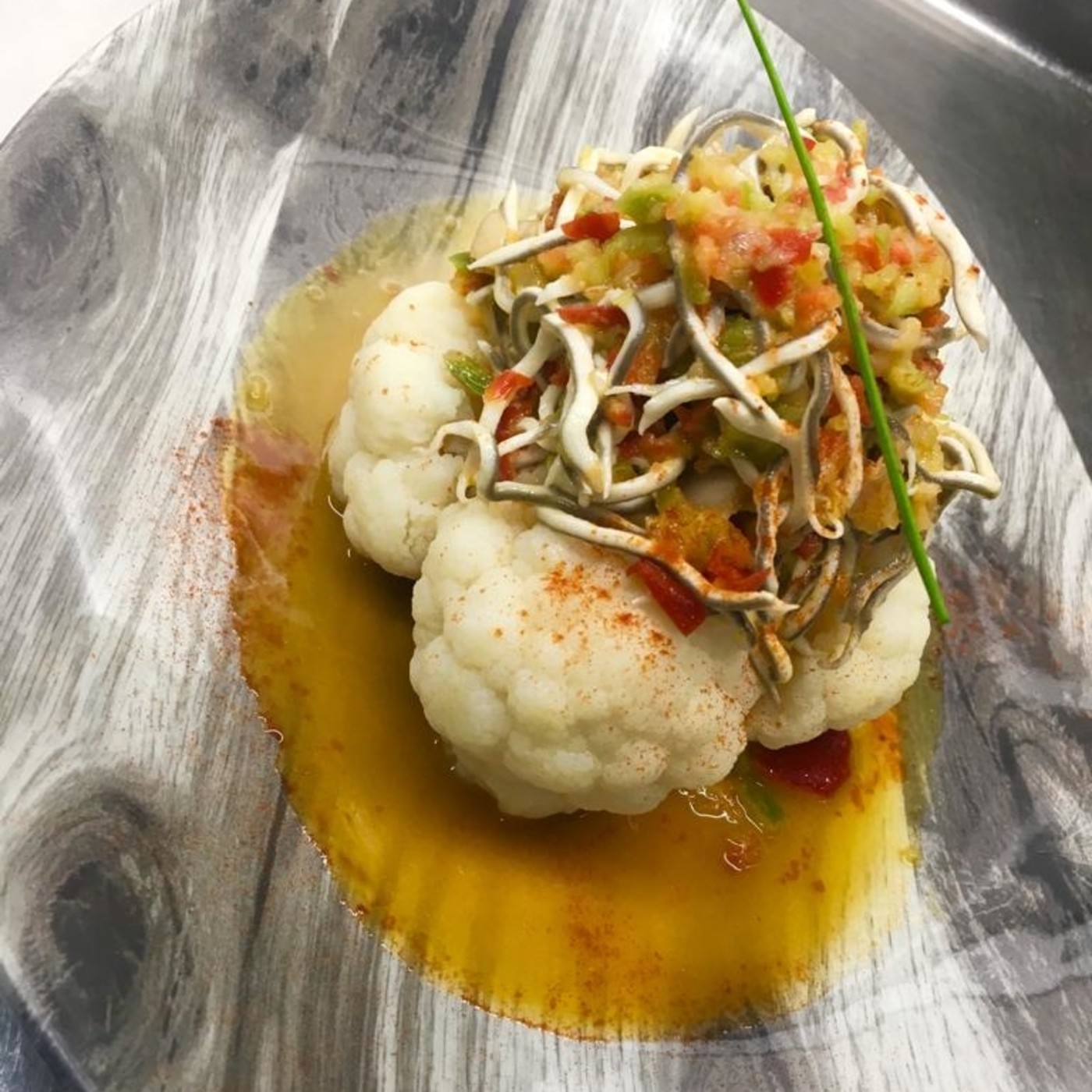 En la cocina con Jorge Campos: Hoy, sopa de jamón y espárragos y coliflor con gulas