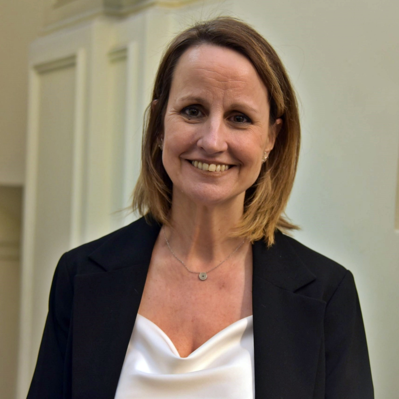 Beatriz Álvarez (Secretaria del Colegio de Escribanos de la Ciudad de Buenos Aires) Buenas Razones