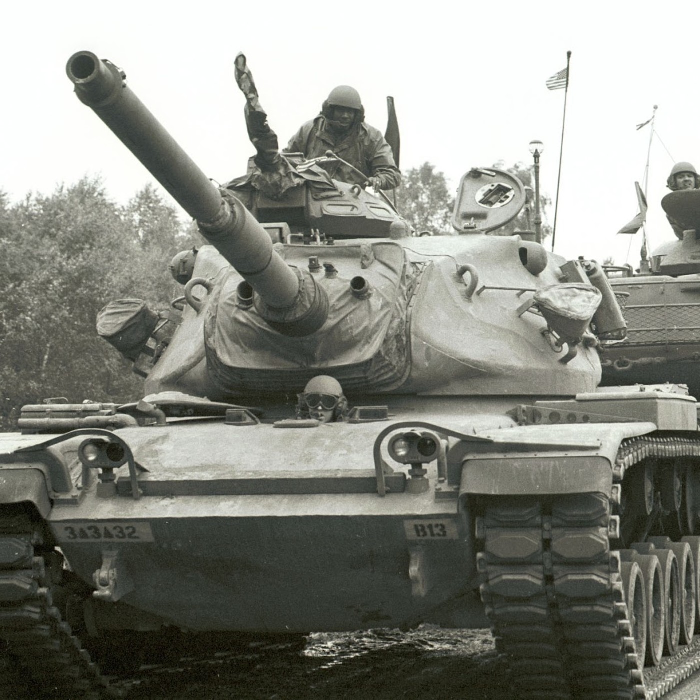 La Era de los Tanques: 3- Un Mundo en Cadenas #documental #historia #podcast episode artwork