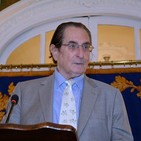 Joaquín Antuña, autor de 'Crónicas del divino Pedro' sobre Pedro Sánchez