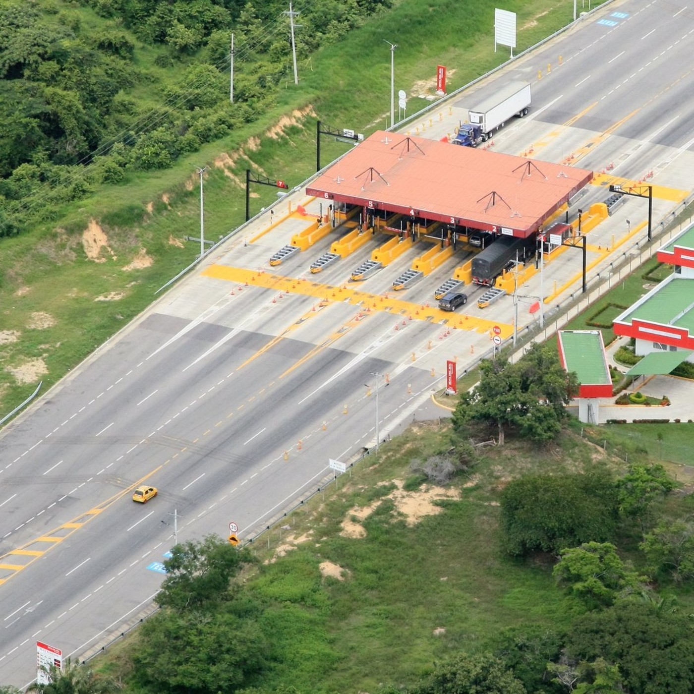 En la Vía No 8 - Plan de movilidad para temporada de vacaciones