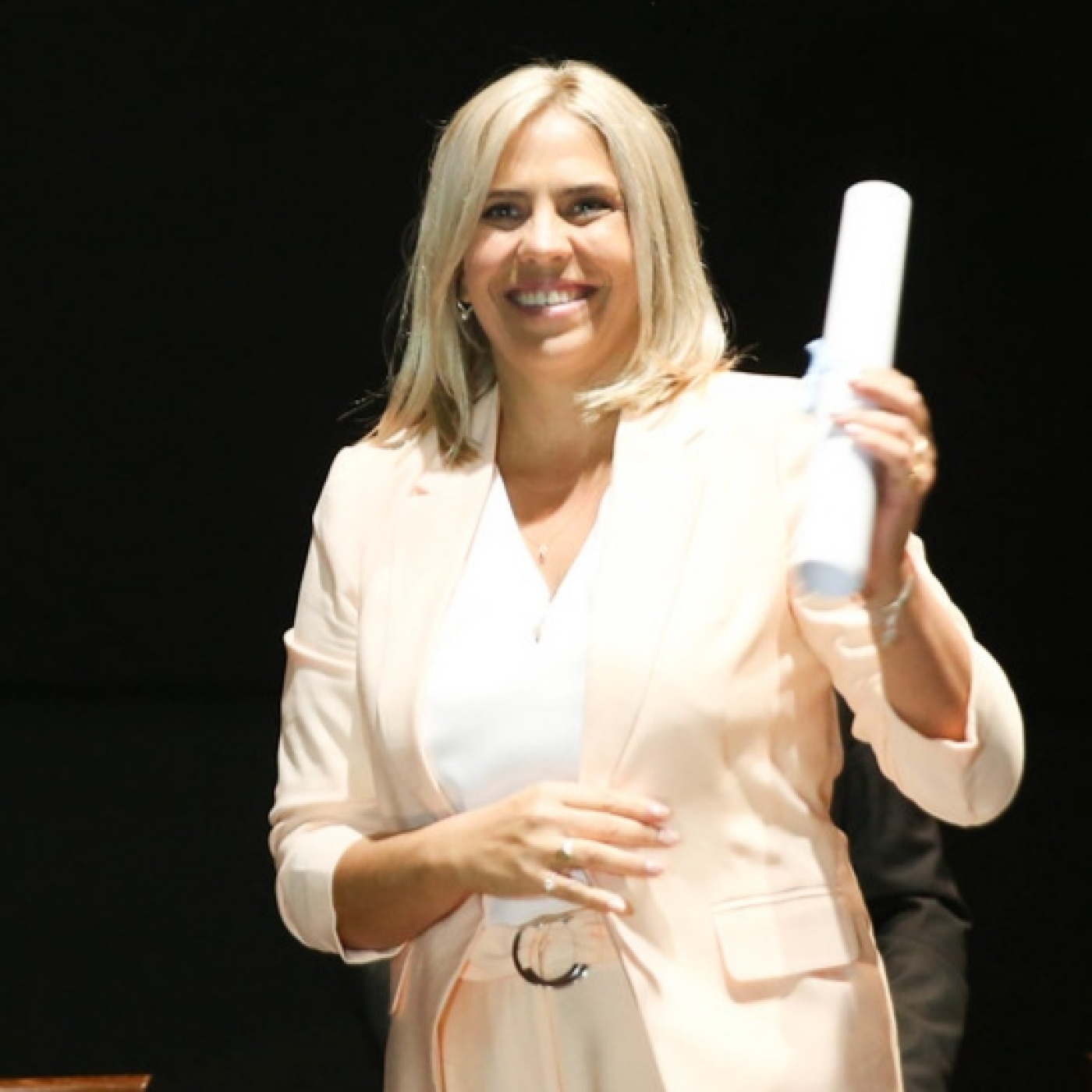 Nnacy Picón recibe su diploma como diputada por San Juan episode artwork