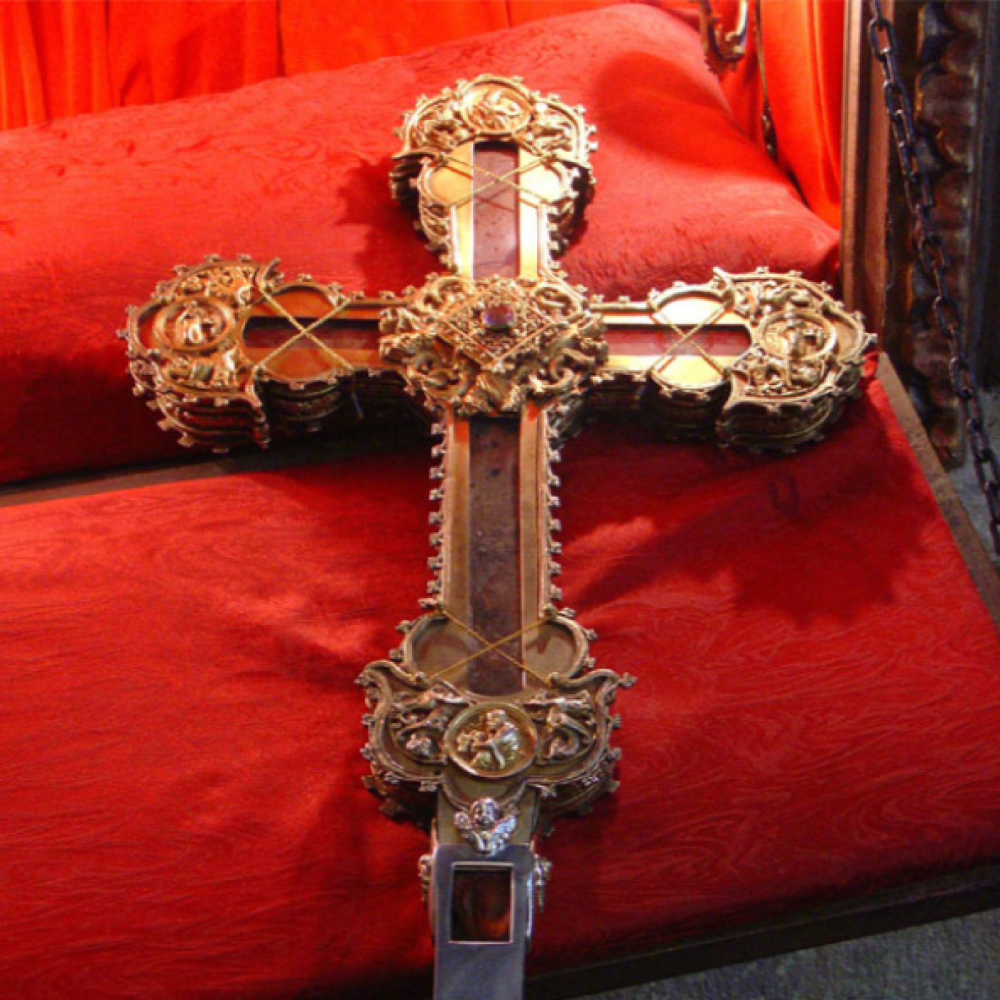 Grandes misterios de la fe: La Vera Cruz de Brasil · El santo de la puerta de al lado