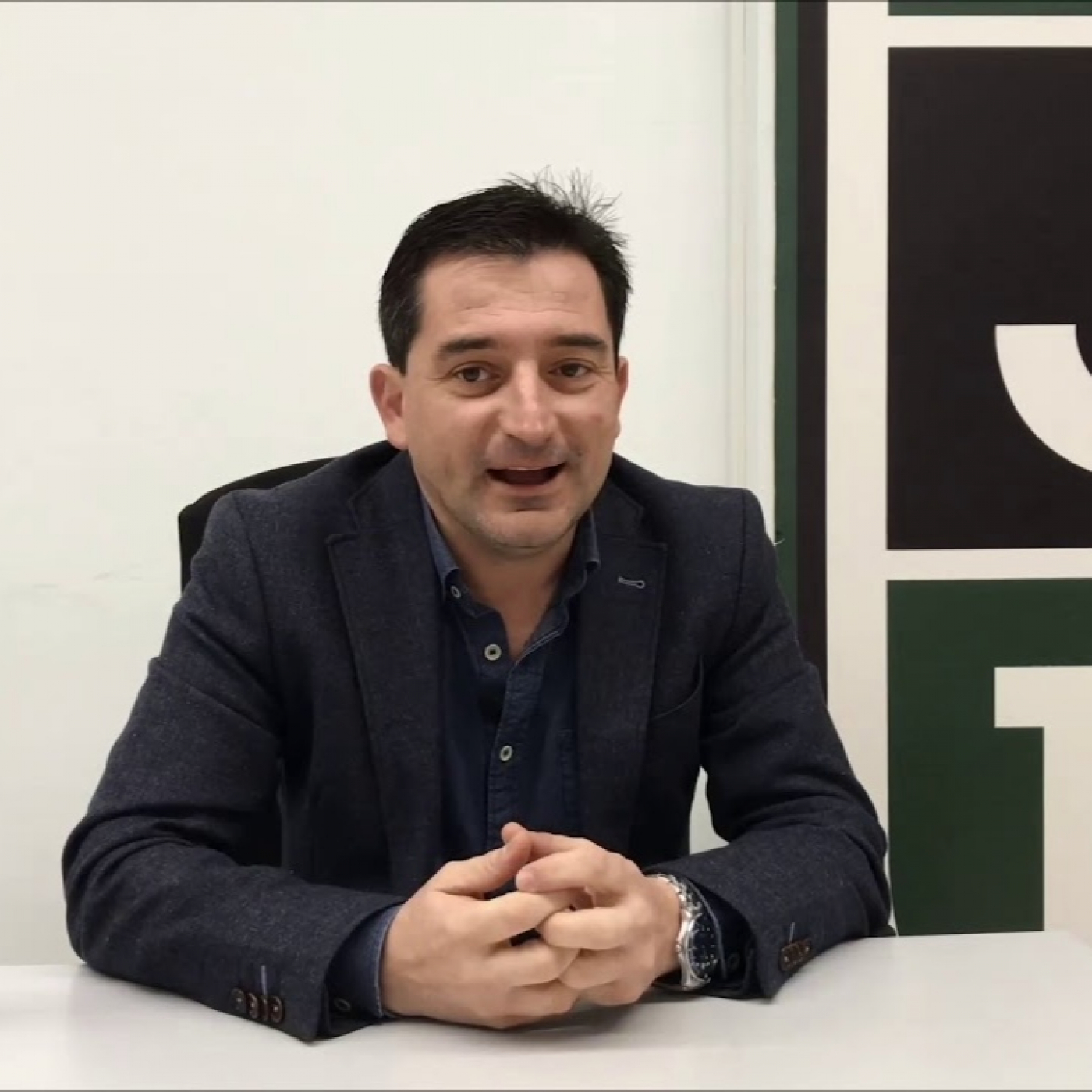 Sobre La Bocina