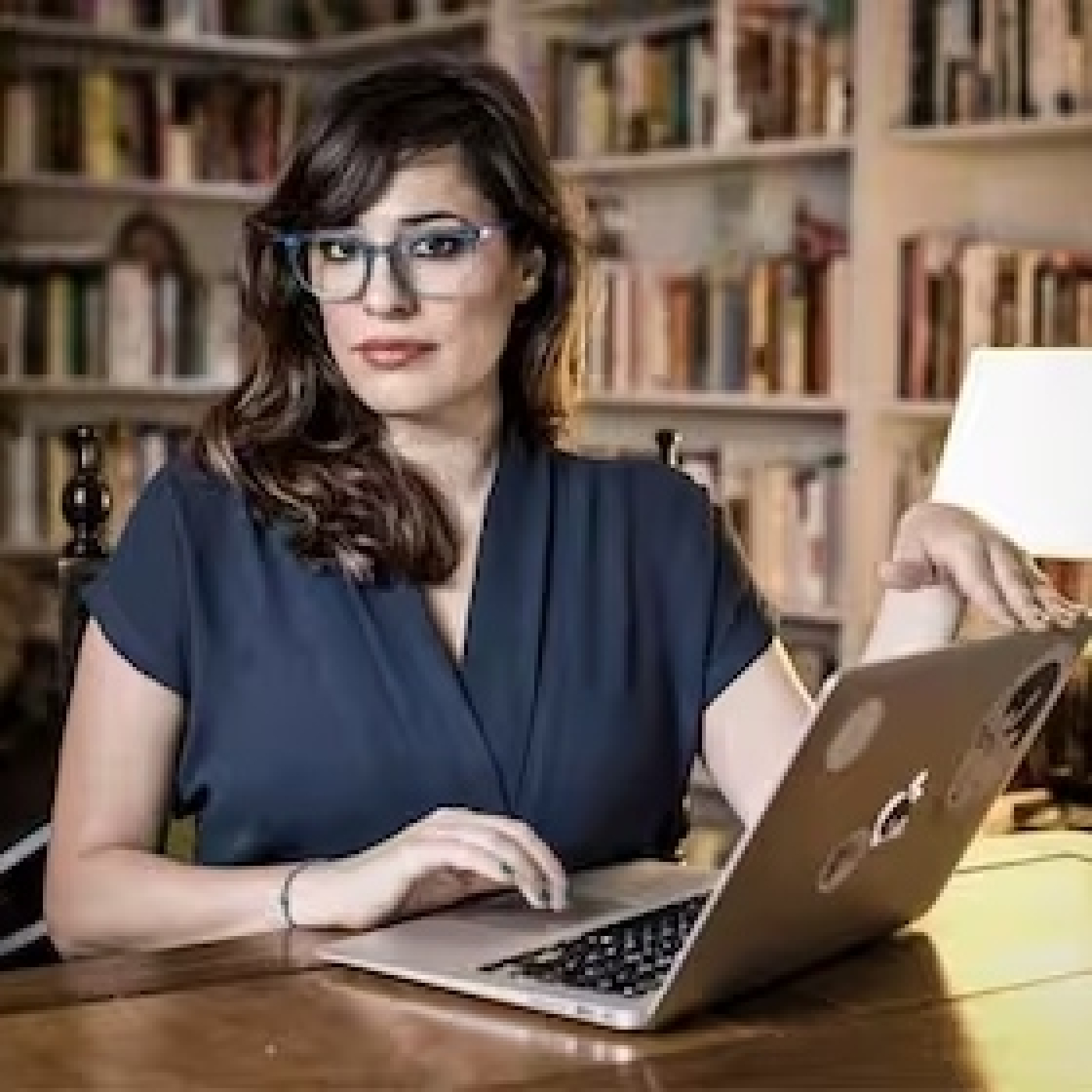 Pola Oloixarac @poliamida (Periodista, Escritora, Autora de Bad Hombre) Campo Minado @BalaguerAdriana
