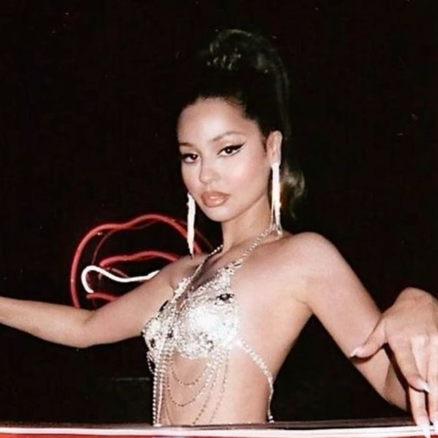 Kali Uchis - Muevelo Kali Uchis - Muevelo