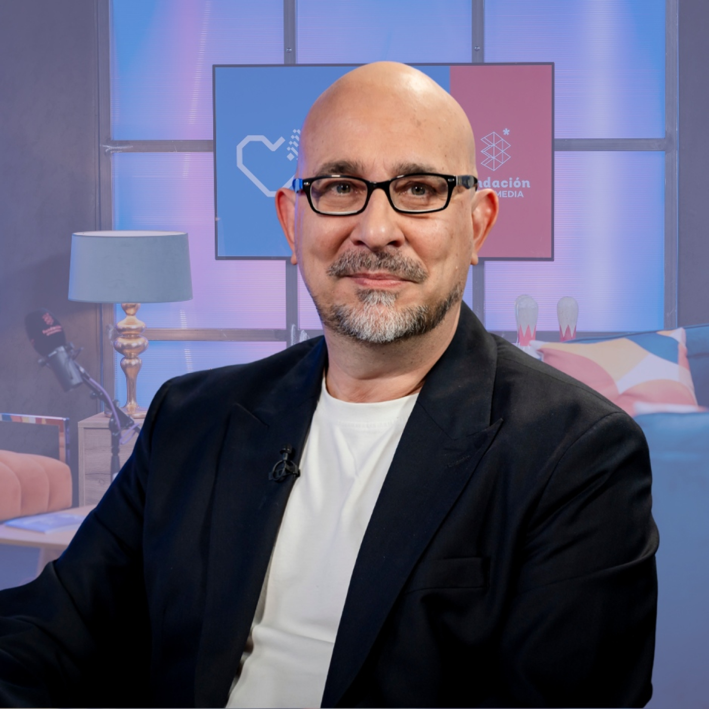 ¿Cómo viven los jóvenes el entorno digital y cómo les ayudamos a mejorar su bienestar? Con Nacho Guadix de UNICEF España episode artwork