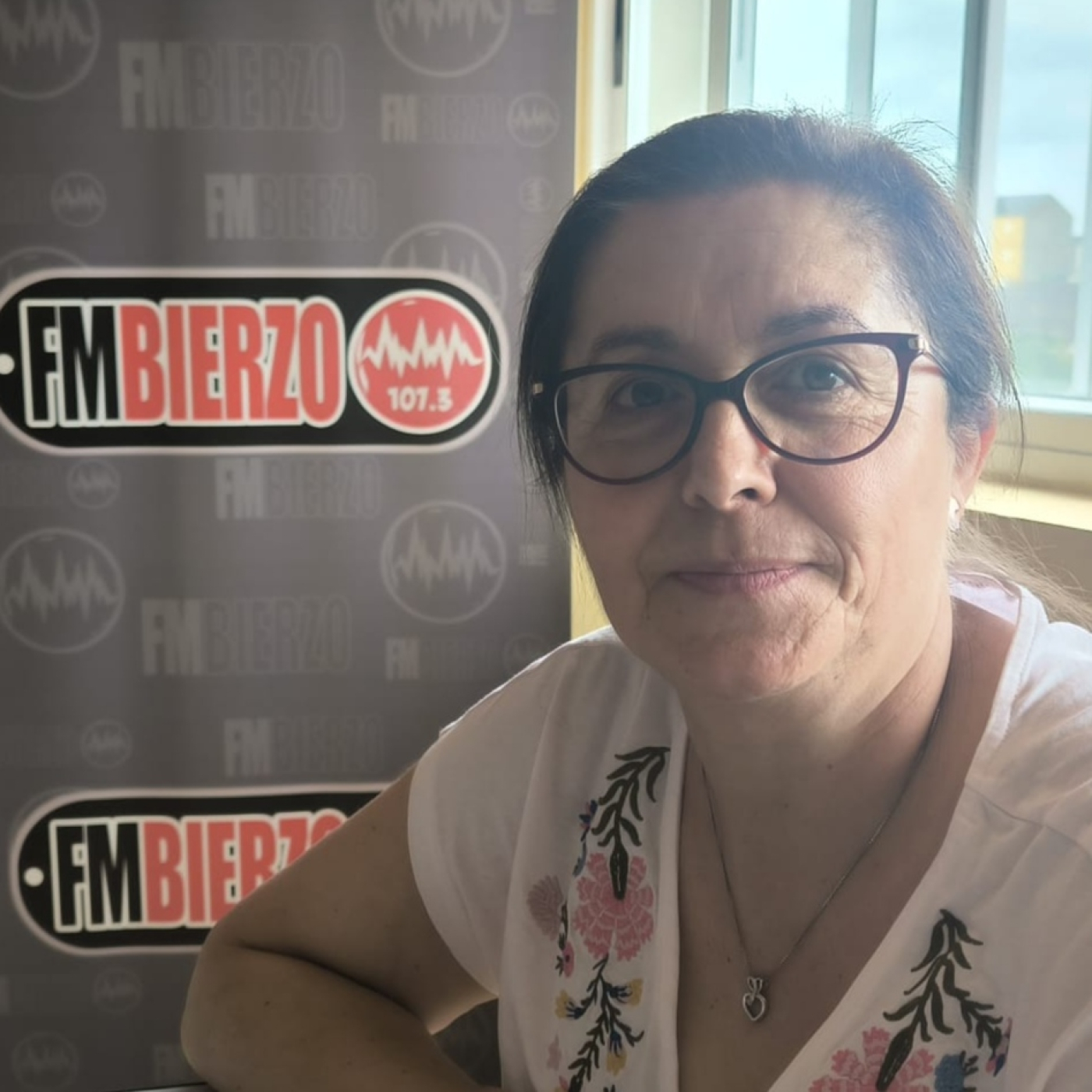 Hoy nos visitó la alcaldesa de Castropodame, Pepi Álvarez, para hablarnos de su gestión en los dos últimos años