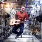 Historias de un jueves 3: Space Oddity