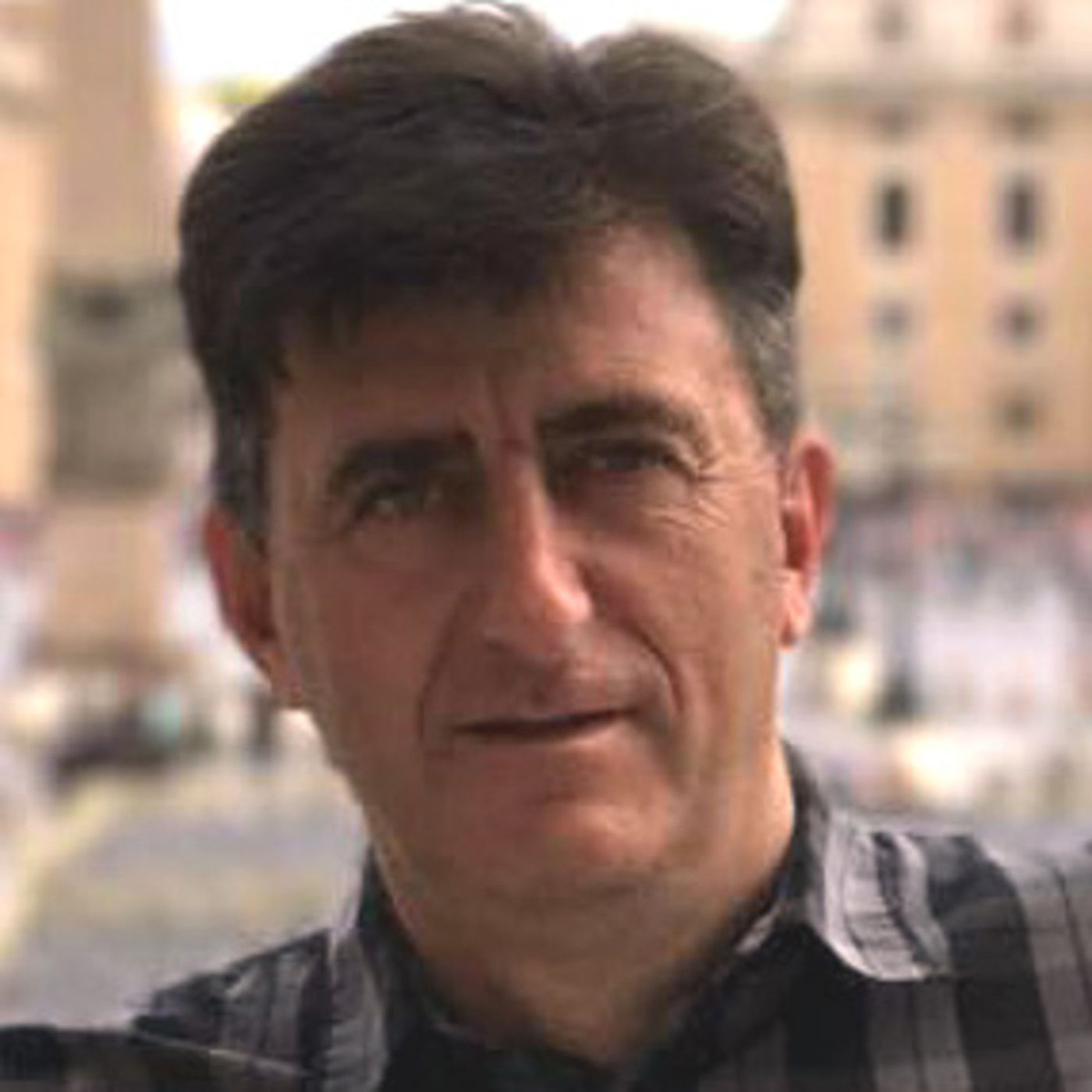 Juan C. Gálvez: "Necesitamos con urgencia voluntarios. Estamos ocho repartiendo 4.500 comidas diarias"