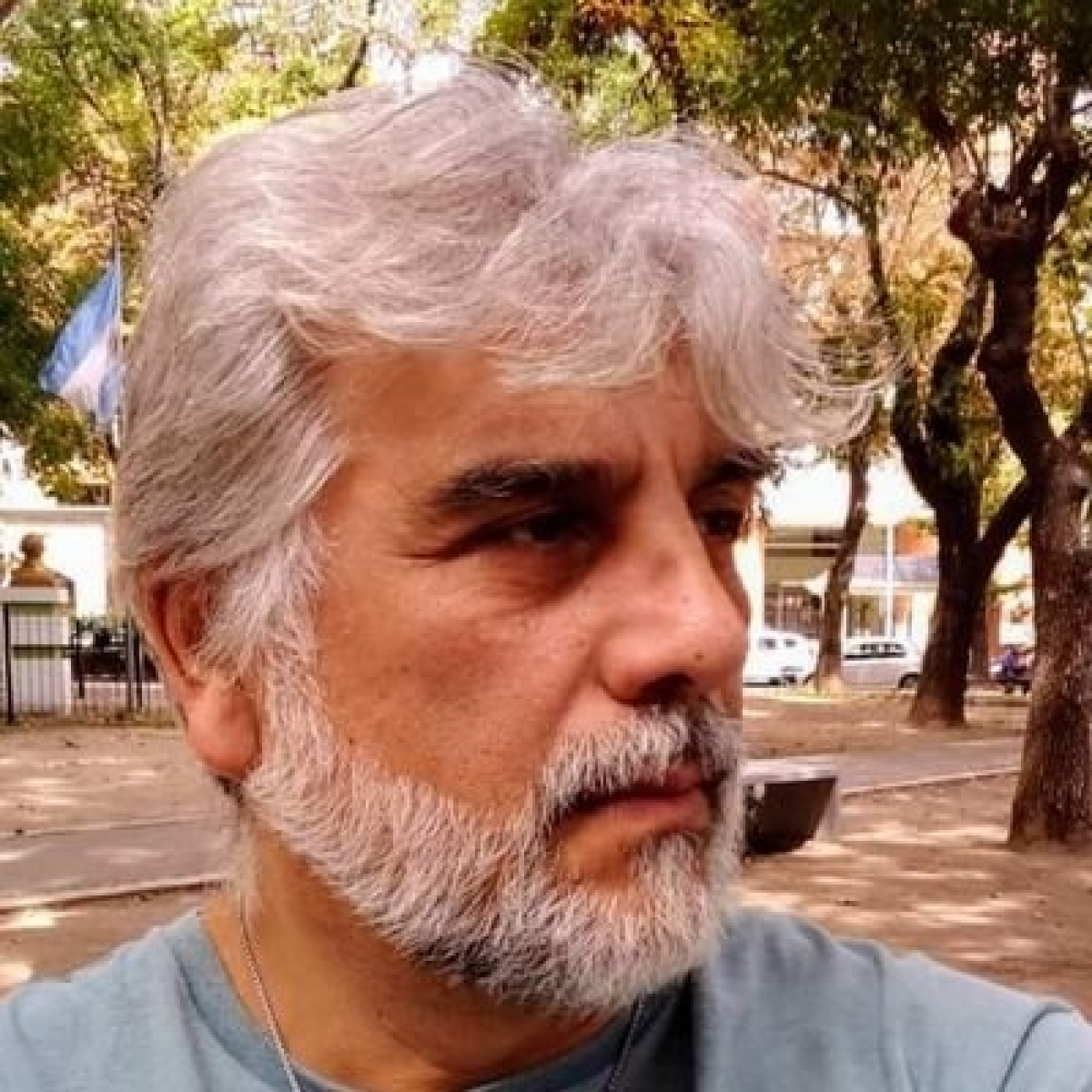 Gustavo Orlando @gugaorlando (Periodista de Quilmes) En La Trinchera @trinchera_en