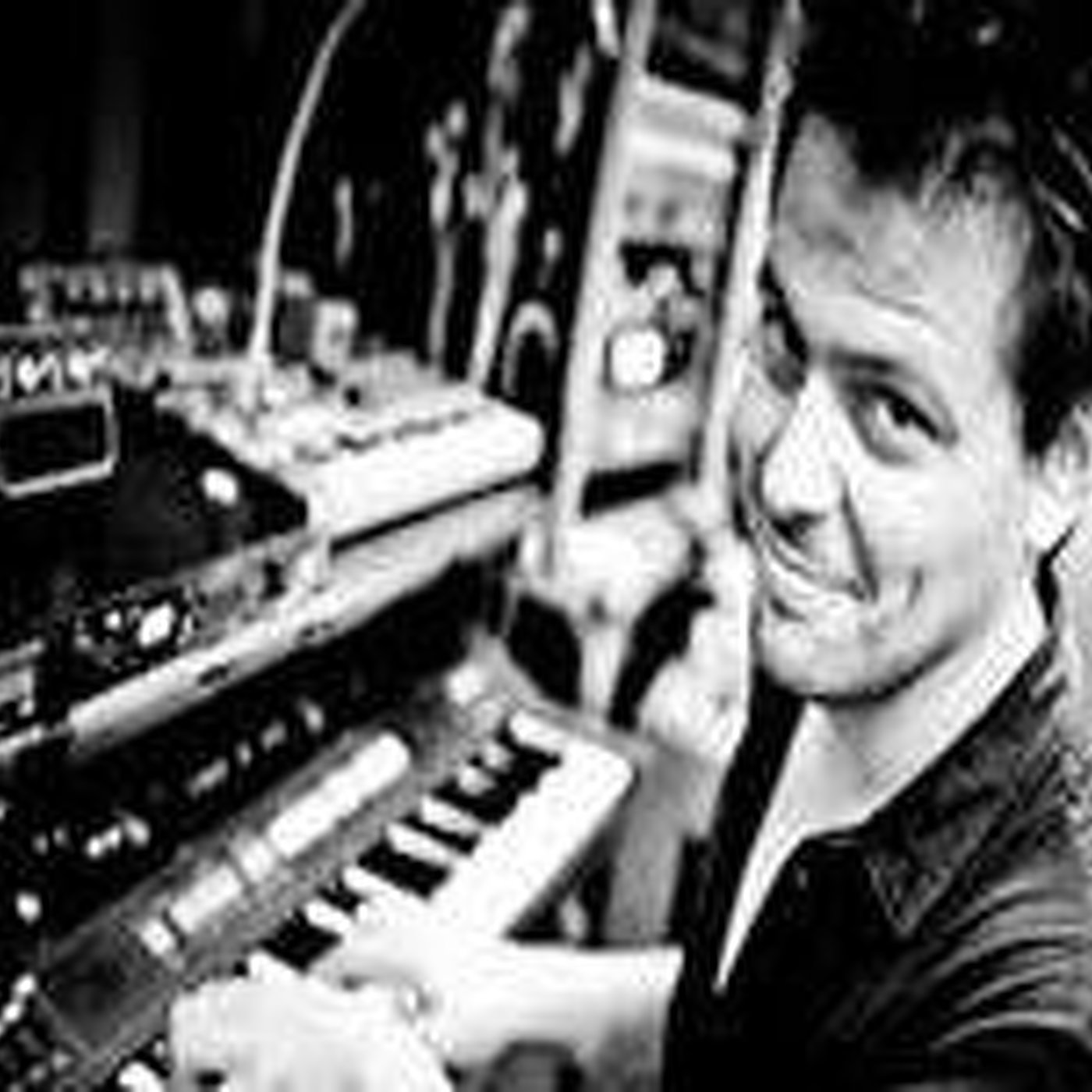 Medio Lleno-Matutino de Radio Garabato SMS