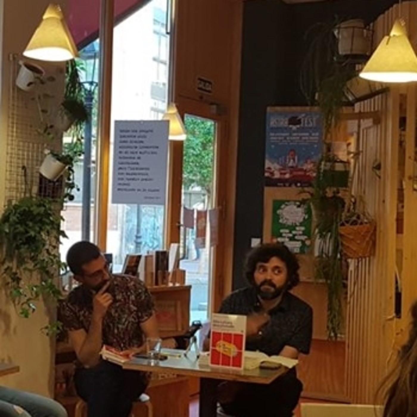 La Otra, librería café