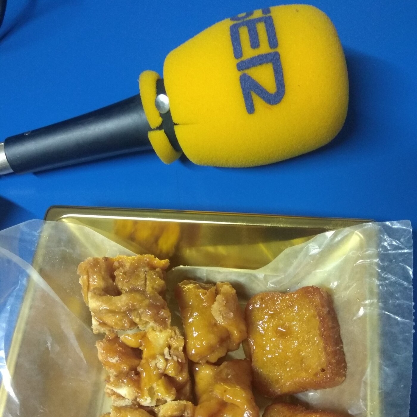LA PARIHUELA cofrade