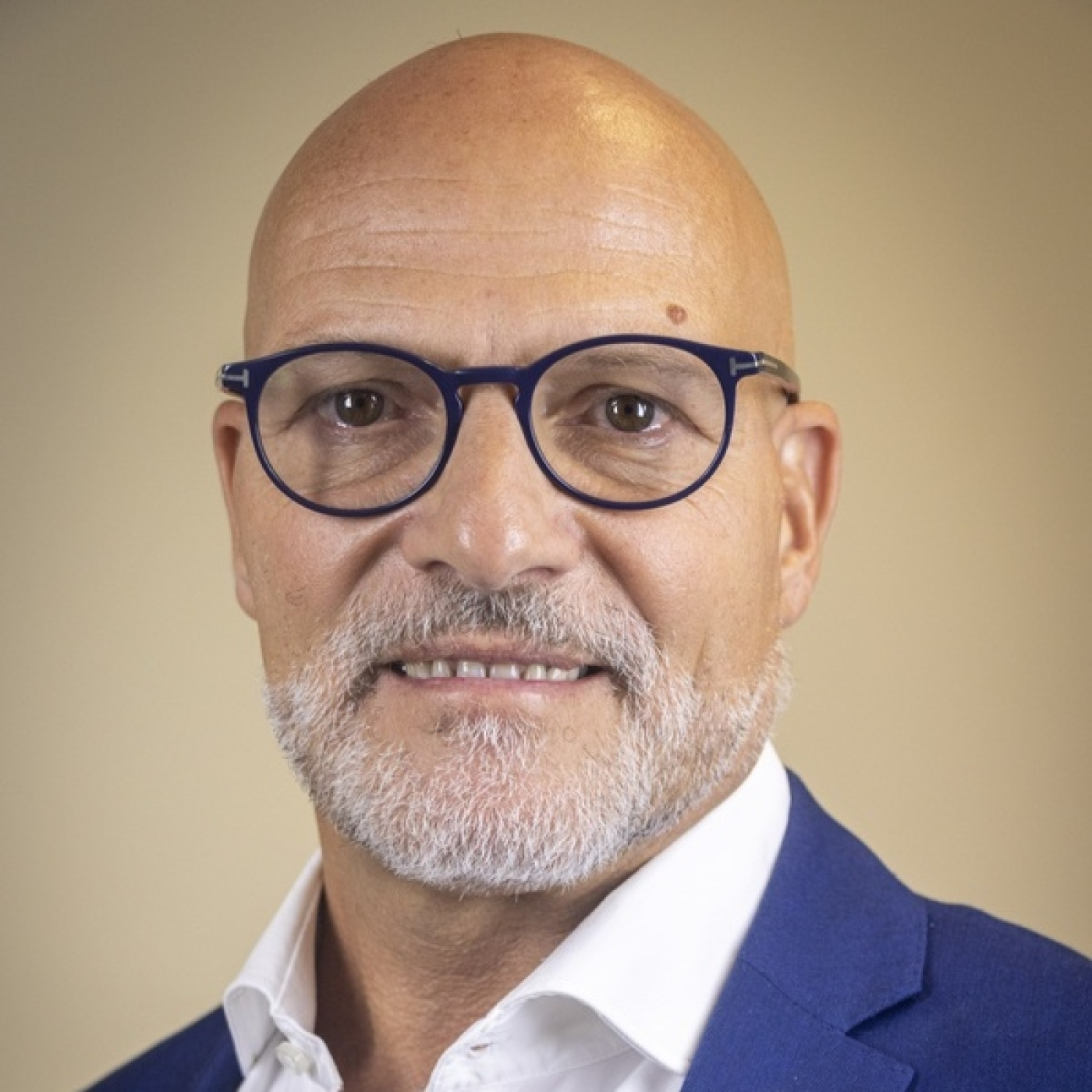 Sergio Papier (Médico M.N.75952. Director Médico de Cegyr, Eespecialista en Salud Reproductiva) Nada Personal