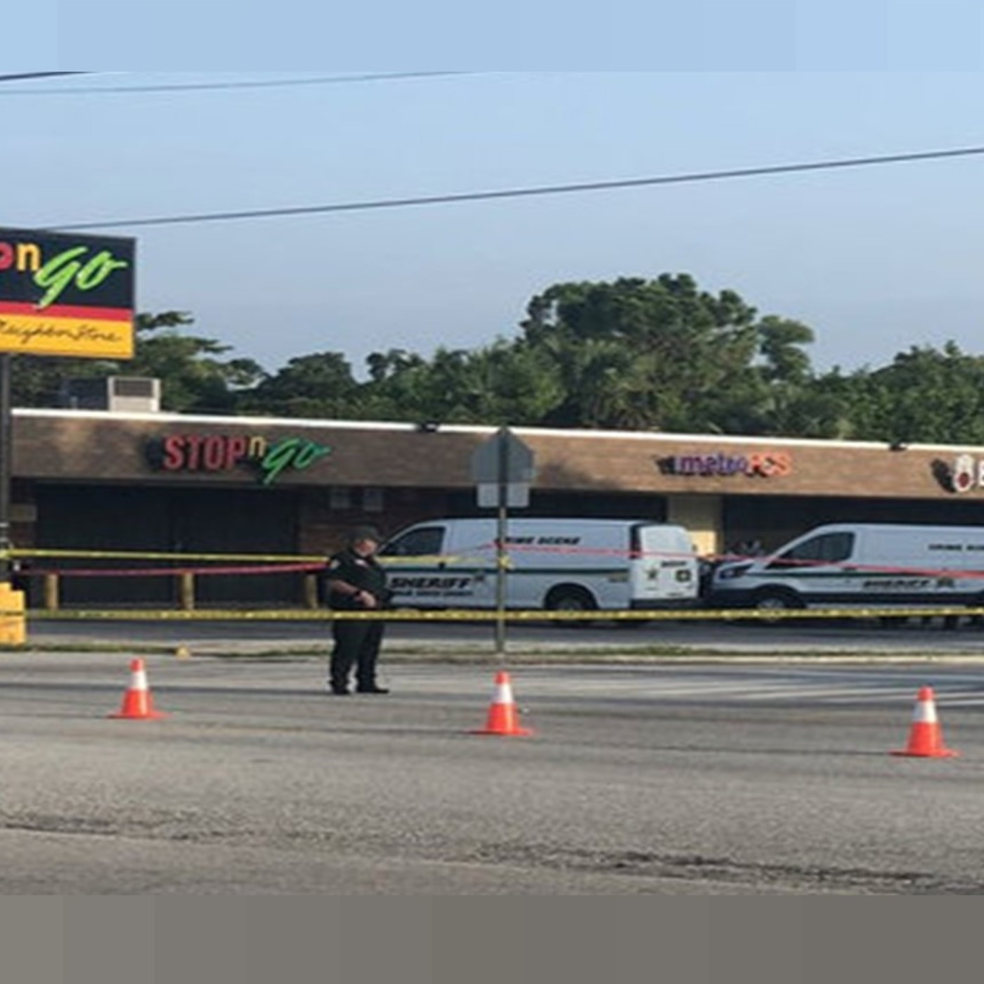 Pareja asesinada en su vehículo en “stop and go” episode artwork