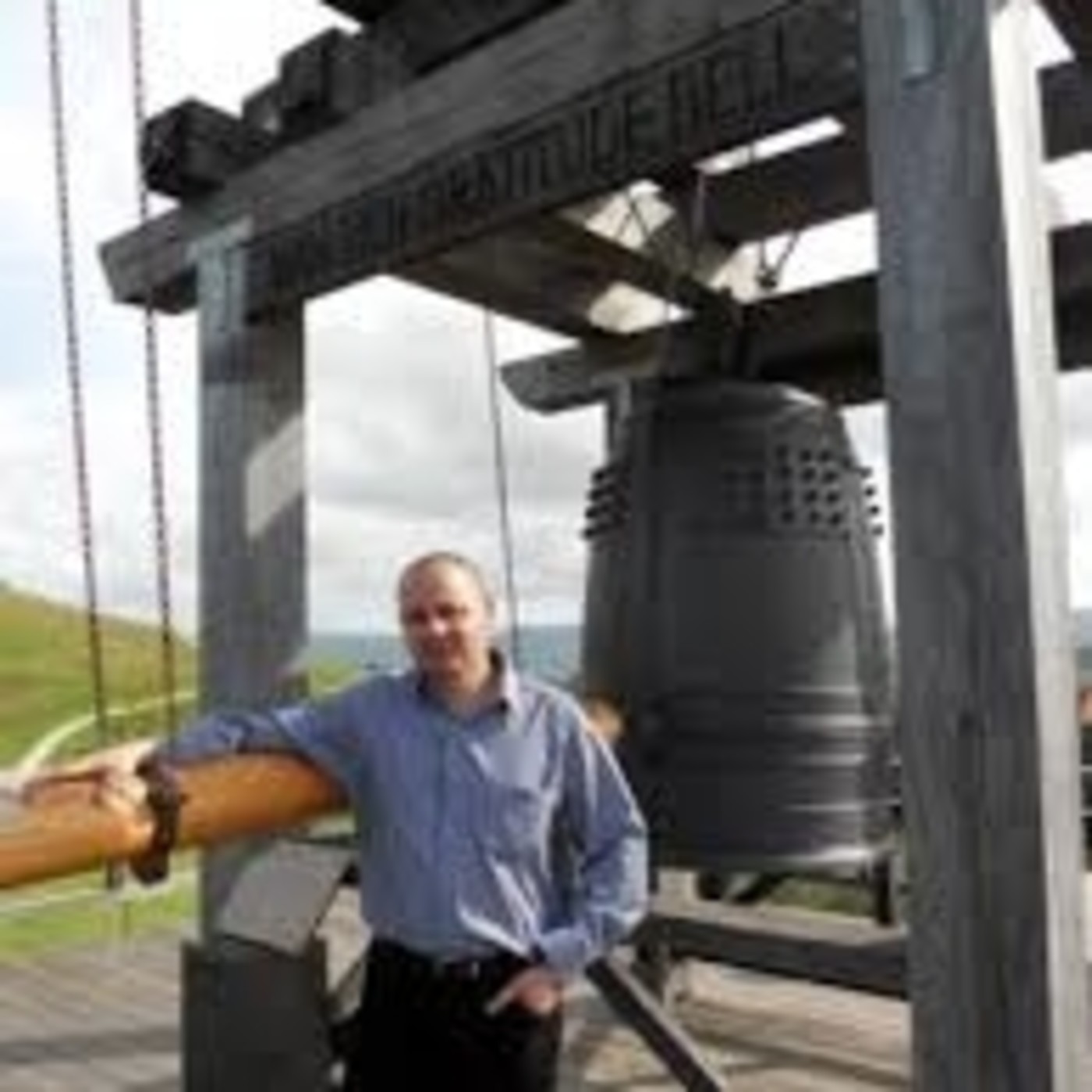 Dr. FELIX GOMEZ (NEUROSINERGIA) EN TESIS DE GRADO