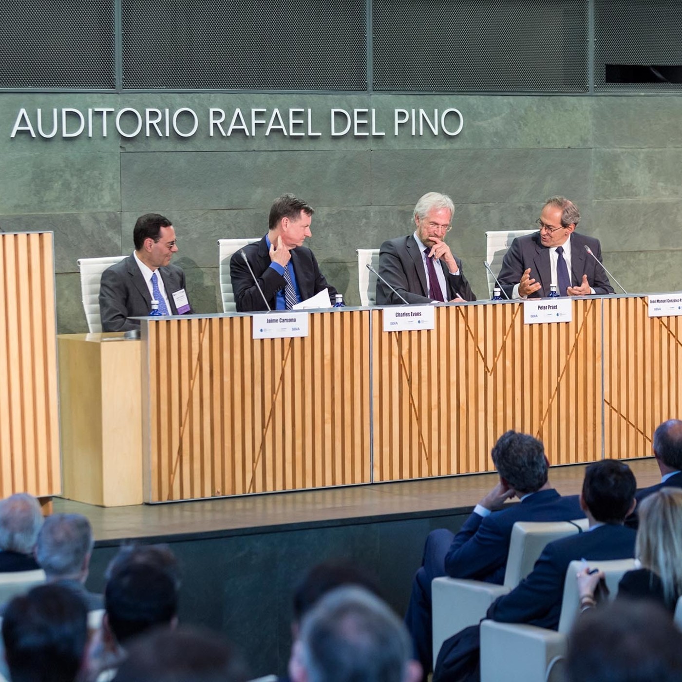 Diálogos y debates Fundación Rafael del Pino