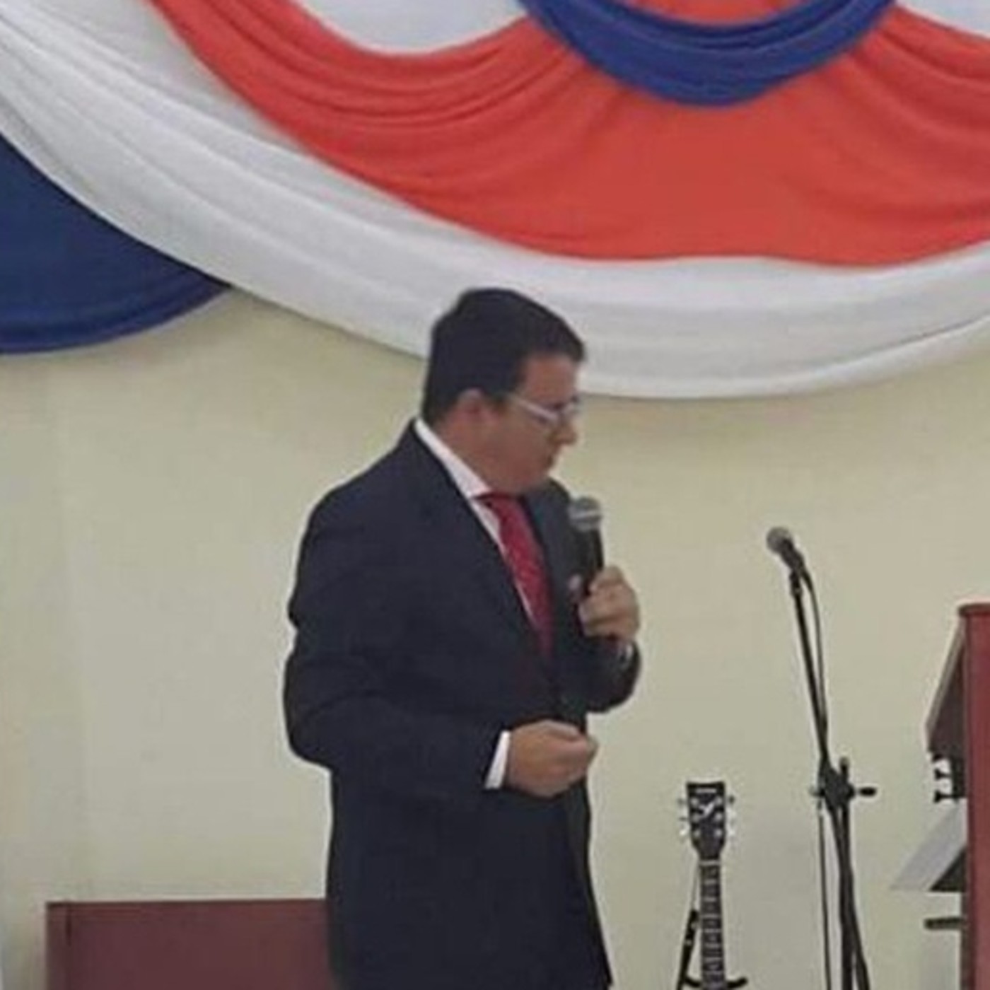 Reverendo Leonel Martinez