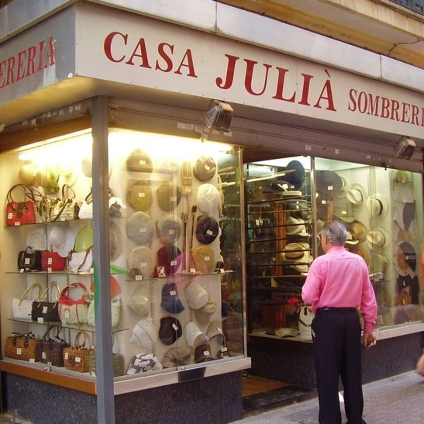 Petit Comerç: Casa Julià episode artwork