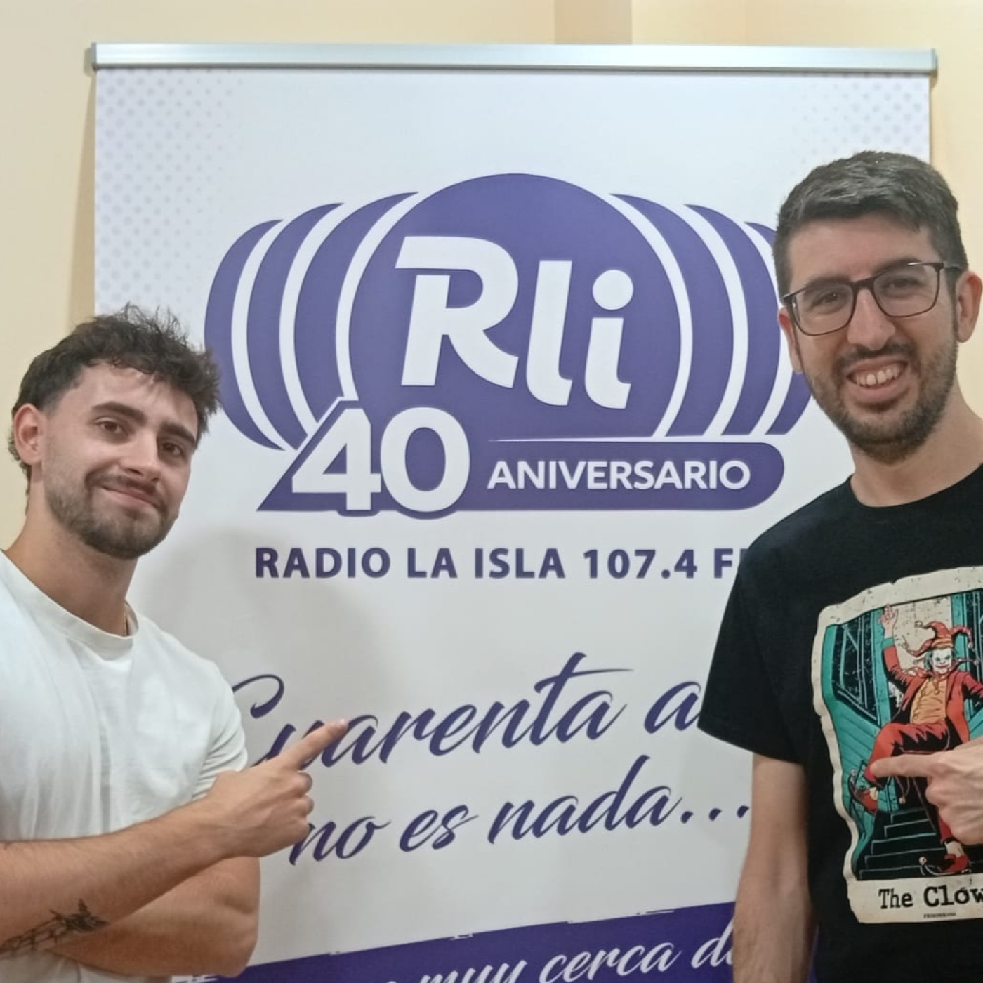 UN MERO ESPECTADOR 18 JUNIO 2926 — Podcast Radio la Isla cover