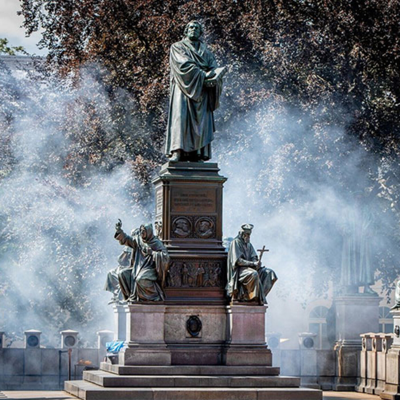 Personajes, Lugares y Hechos Históricos