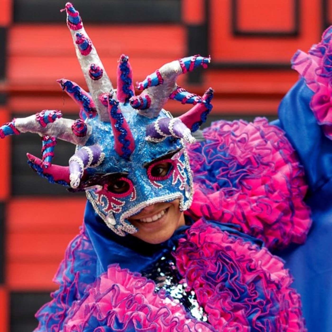 CARNAVAL O DESFILE, Humberto Figueroa y Vivien Mattei freestyling en la casa episode artwork