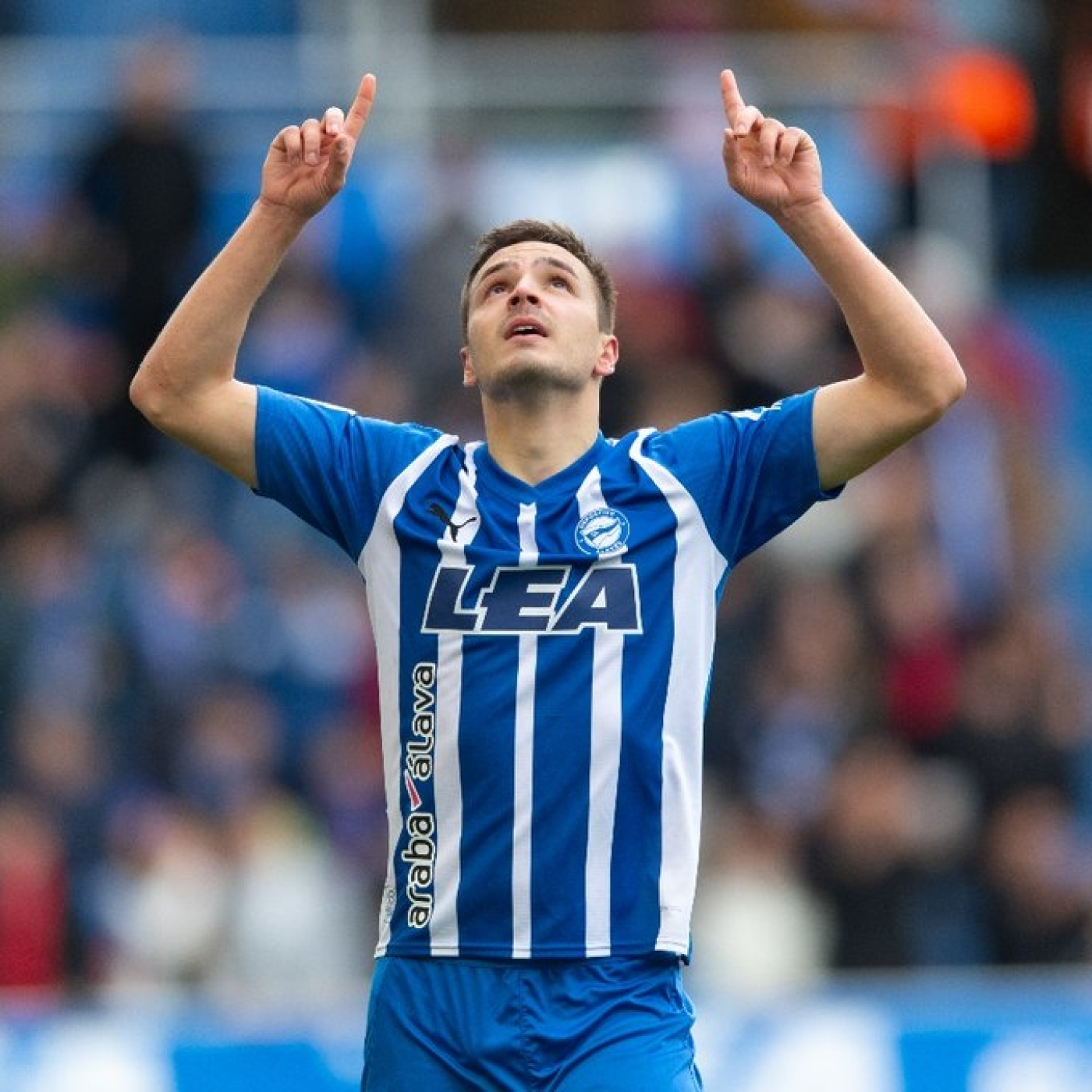En Corto y al pie. Tu podcast sobre el Alaves