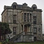 42.3. Una casa indiana donde la tragedia se dejó ver.