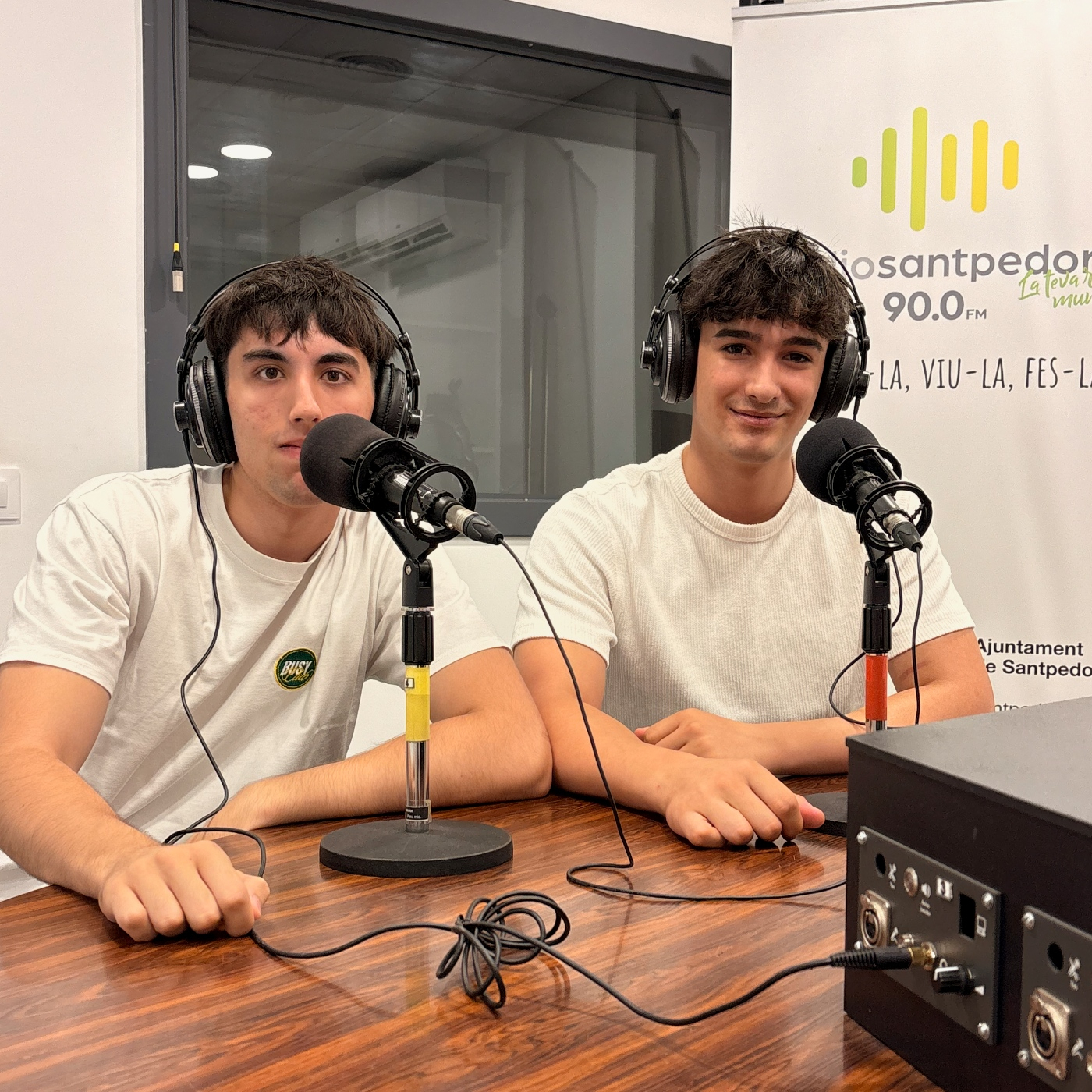 Entrevista a Eloi Camacho i Jordi Puig per desgranar la cançó "SUMMER GIRL" episode artwork