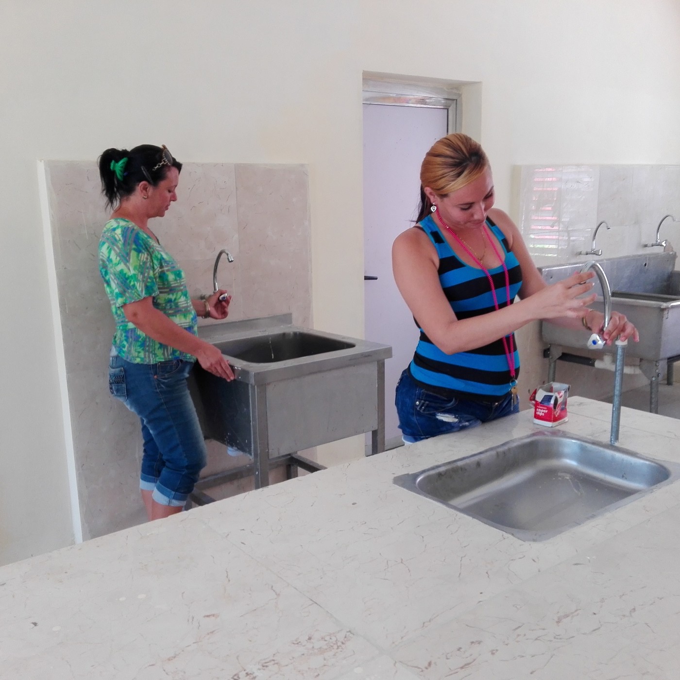 Remozan obras educacionales en Calixto García episode artwork