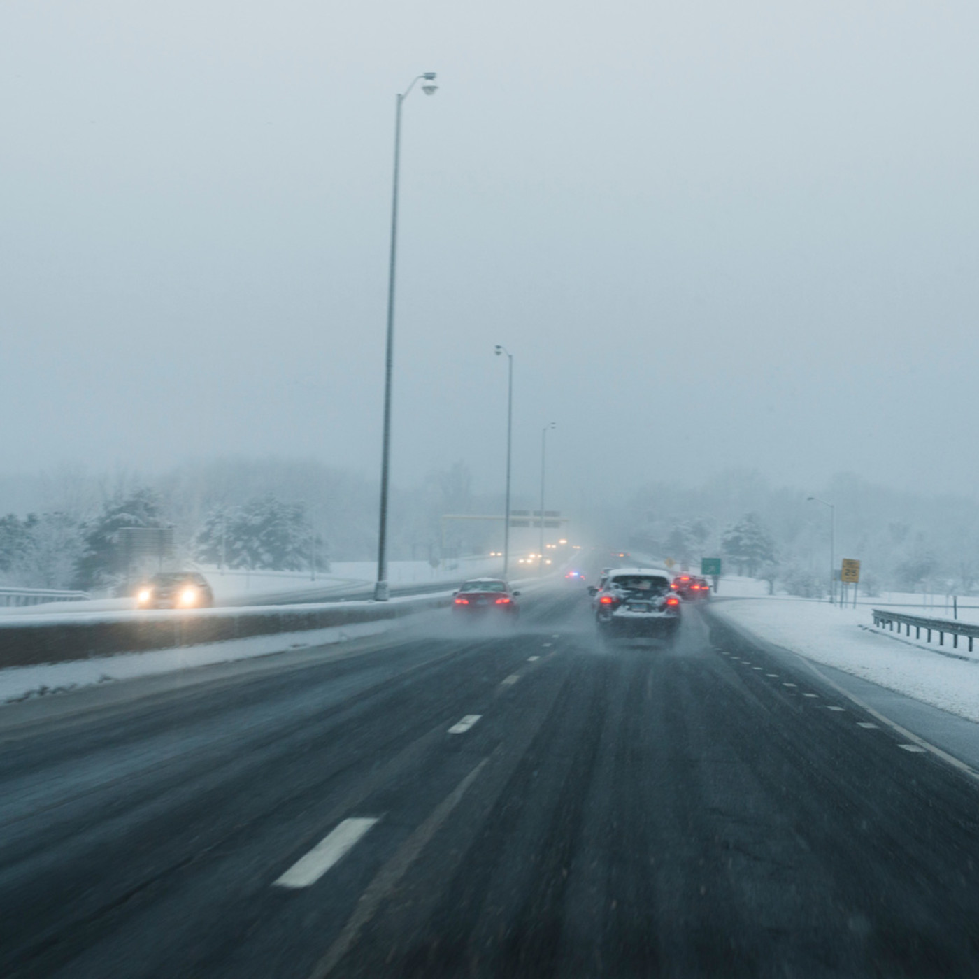 Conducir con hielo y nieve: algunos consejos útiles