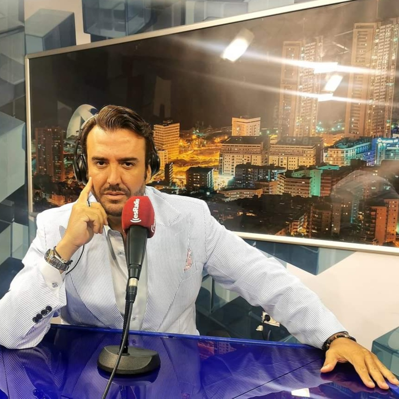 02.06.23 La Mañana de Castañeda episode artwork