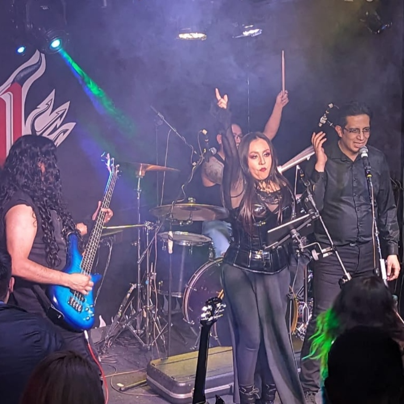 Escarlathia lanza su álbum homónimo, con sonidos dark excepcionales - Episodio exclusivo para mecenas episode artwork