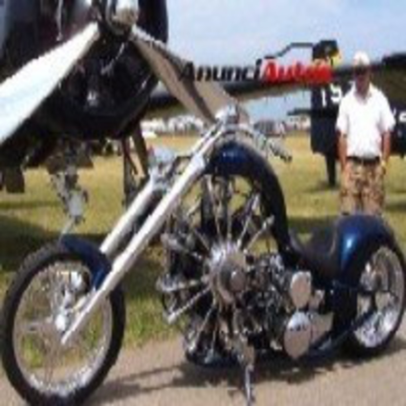 Leyenda sobre ruedas, Historia de la motocicleta