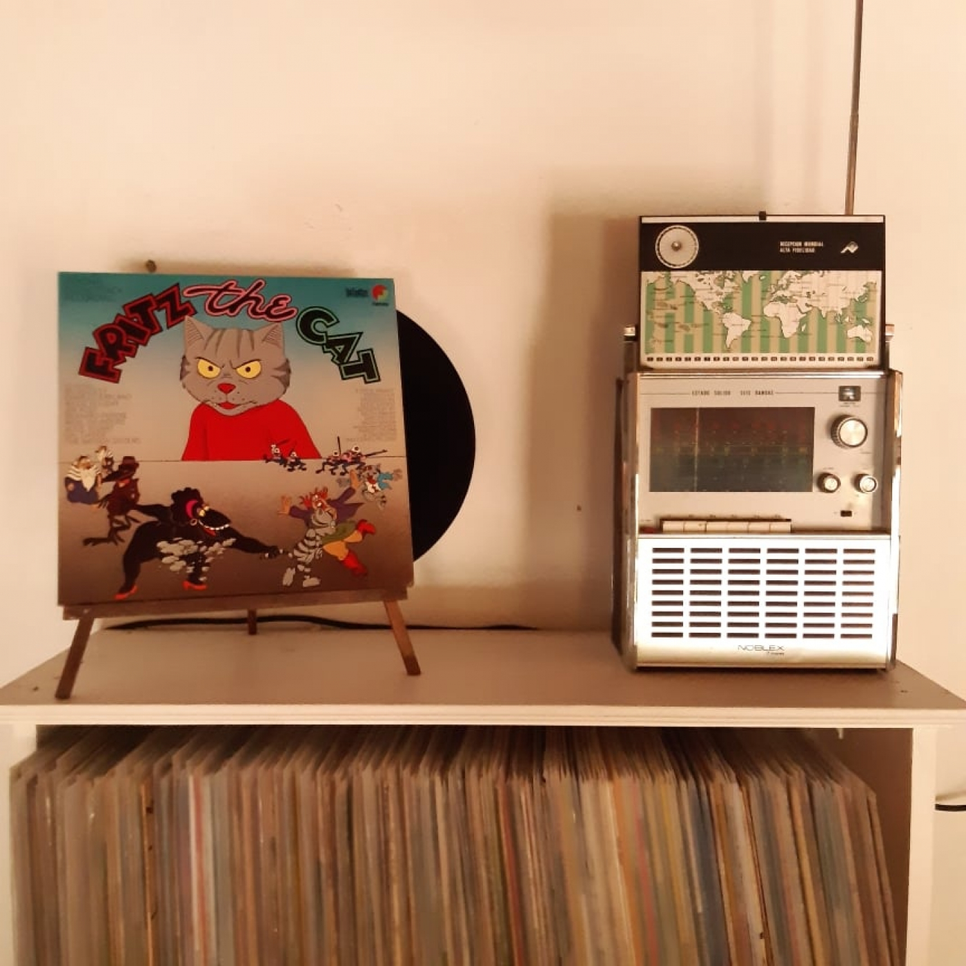 Los discos se escuchan enteros