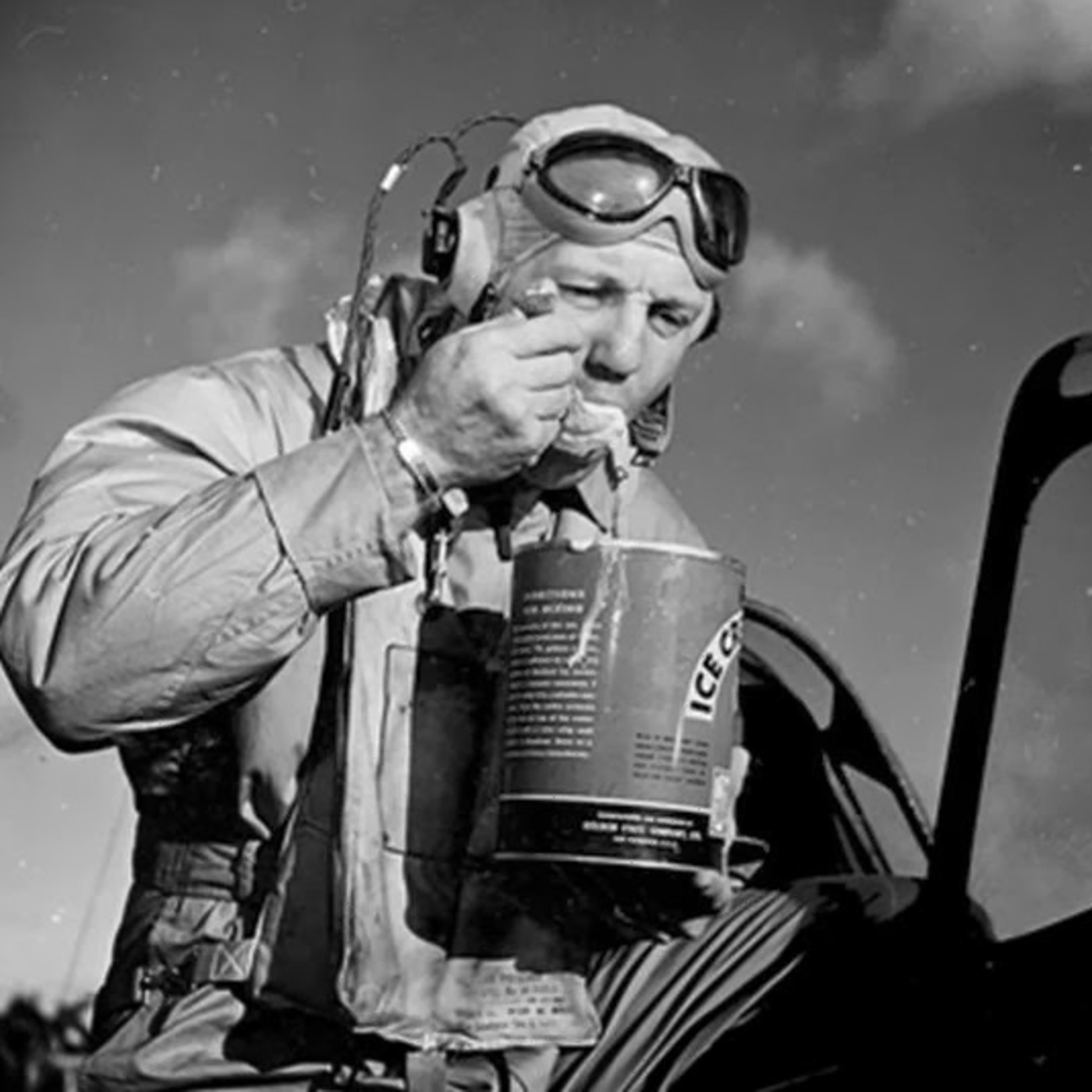 Anécdotas de la Segunda Guerra Mundial en La Noche de Adolfo Arjona: Aviones y Pilotos