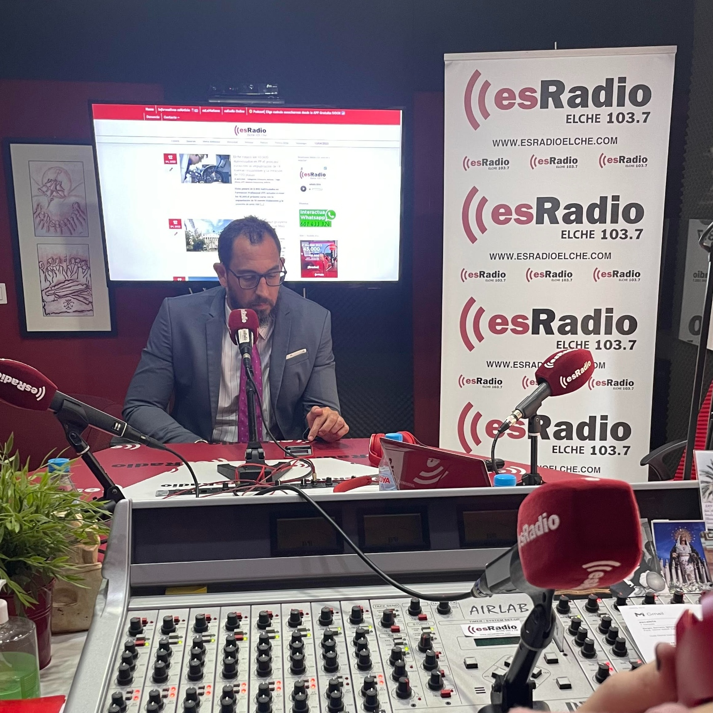 ''Ferrovial tiene la mayoría de sus activos fuera de España y lo que pretende con su marcha es corregir esta situación'' episode artwork