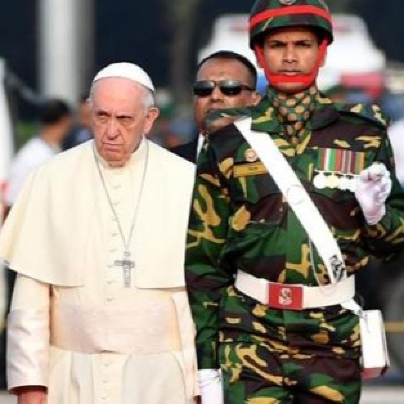 EL PAPA FRANCISCO MULTA CON $$$100 MIL A UNA MUJER Y LUEGO LA EXCOMULGA episode artwork