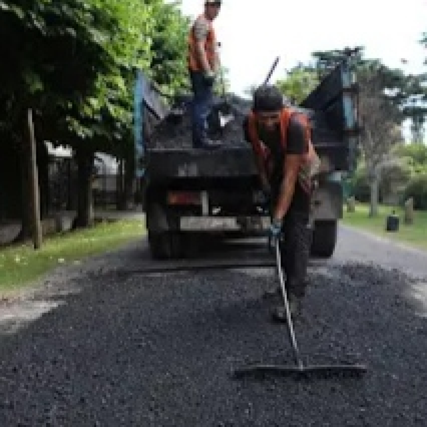 Gonnet Digital - En los últimos días el municipio bacheó + de 80 cuadras en Gonnet, City Bell, Villa Elisa y más barrios episode artwork