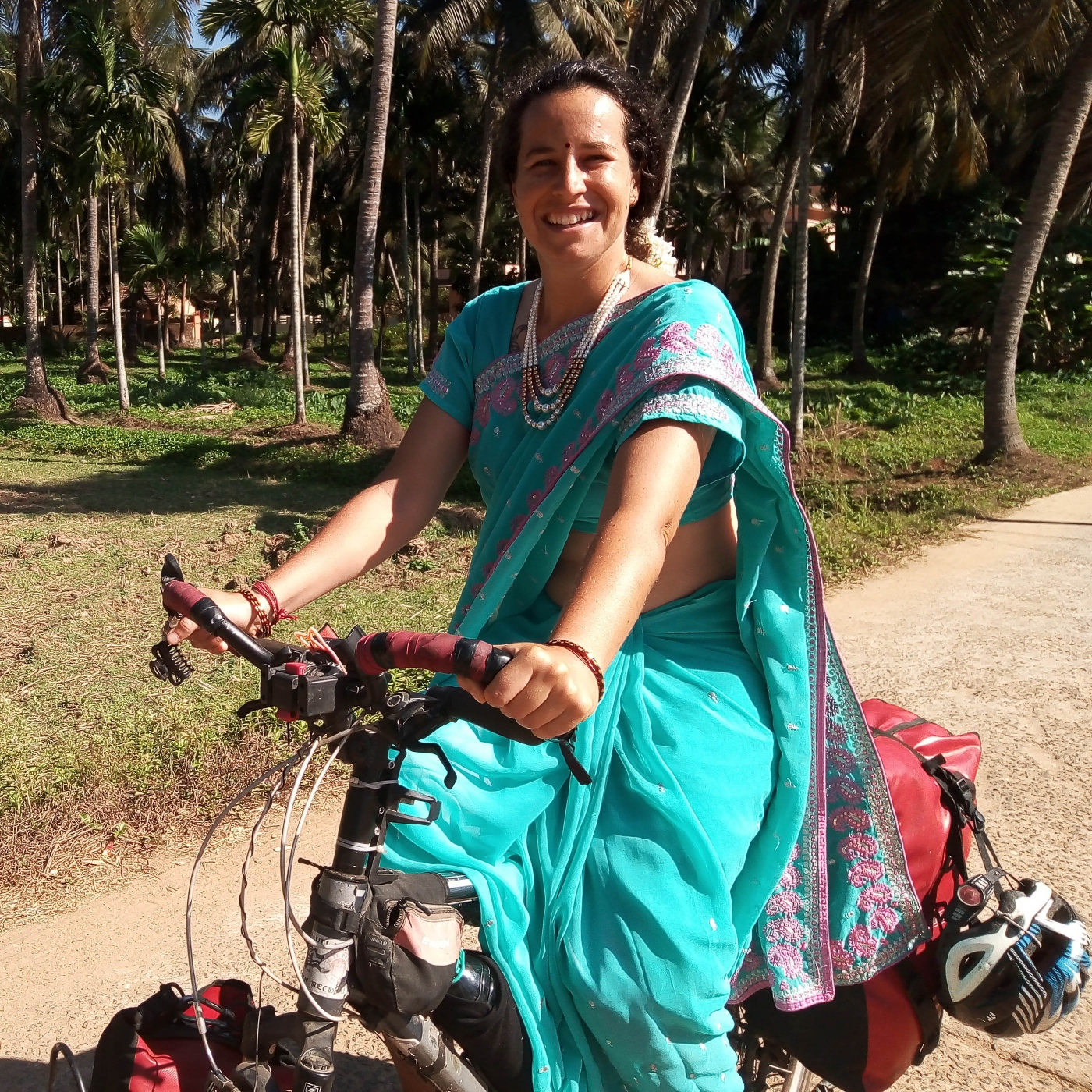 Casi 3 años pedaleando hasta Bangladesh, con Yesenia Herrera | 109