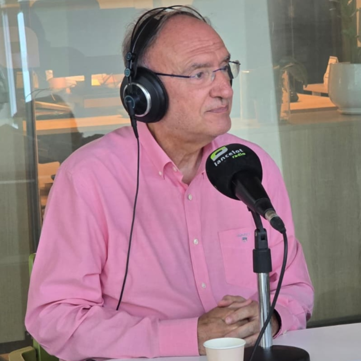 Entrevista a Manuel Fajardo Palarea en Lancelot Radio ,90.2FM. episode artwork