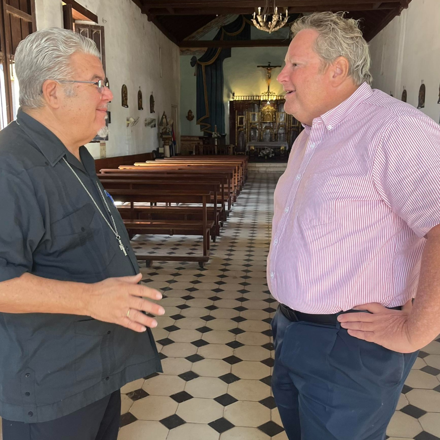 Mike Hammer alza su voz en Cuba: la fe perseguida no está sola