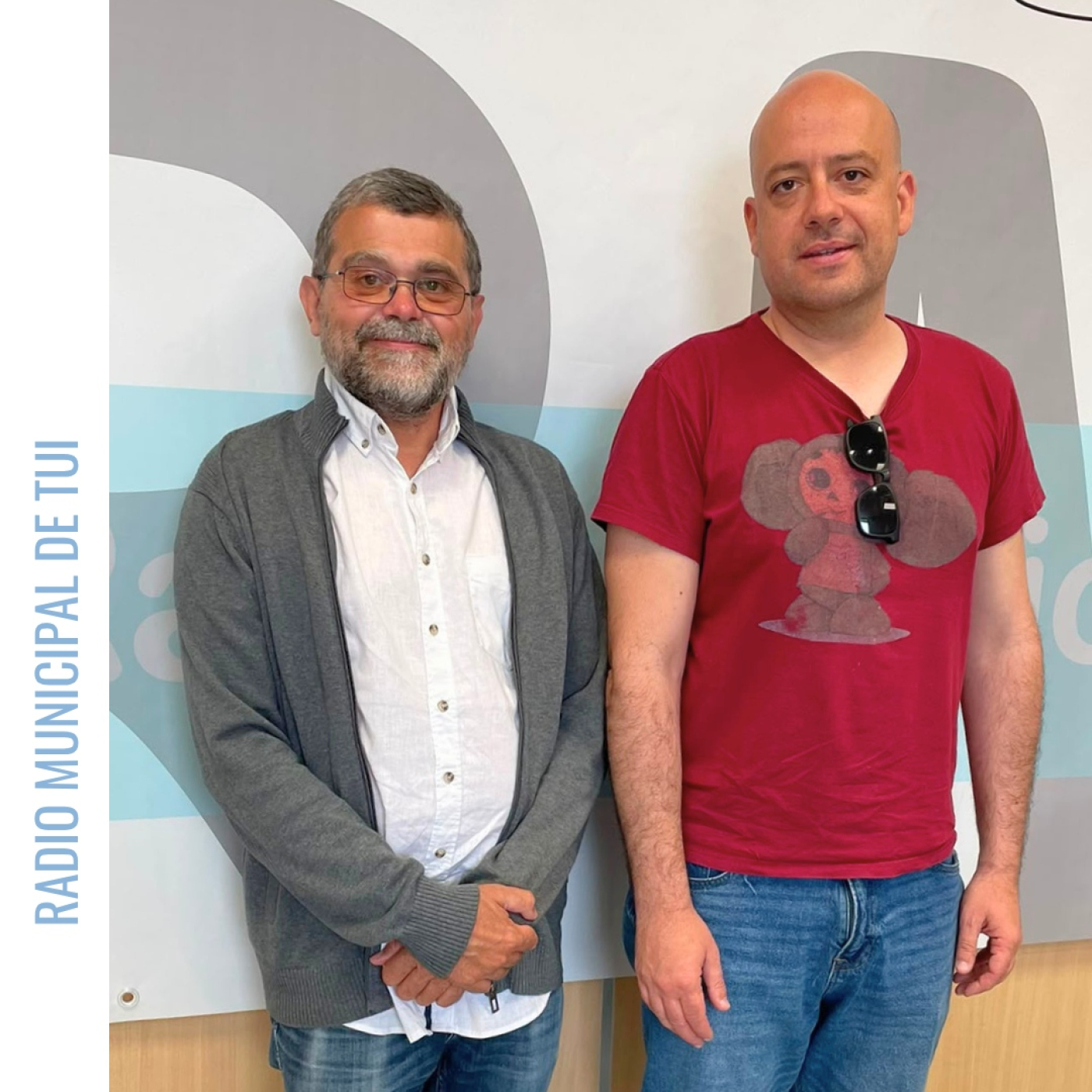 Ent. F.Pérez-Lozao, director; e A. Guntiñas, xefe do Departamento de Comercio | Nova FP no IES Indalecio Pérez Tizón episode artwork