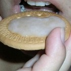 Alumnos ponen semen en comida de un profesor
