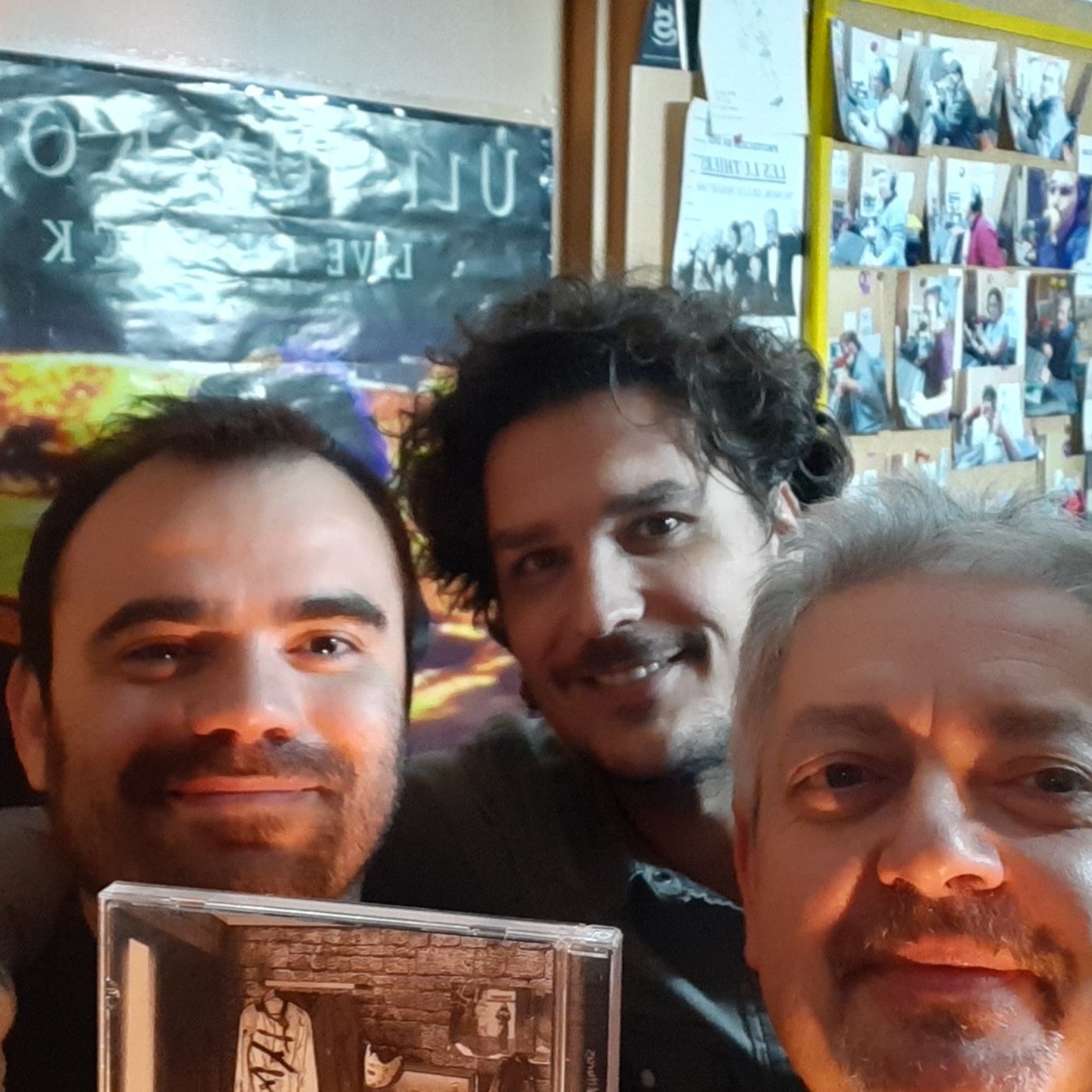 Notas de Ayer y de Hoy www.ondalatina.com.es o en