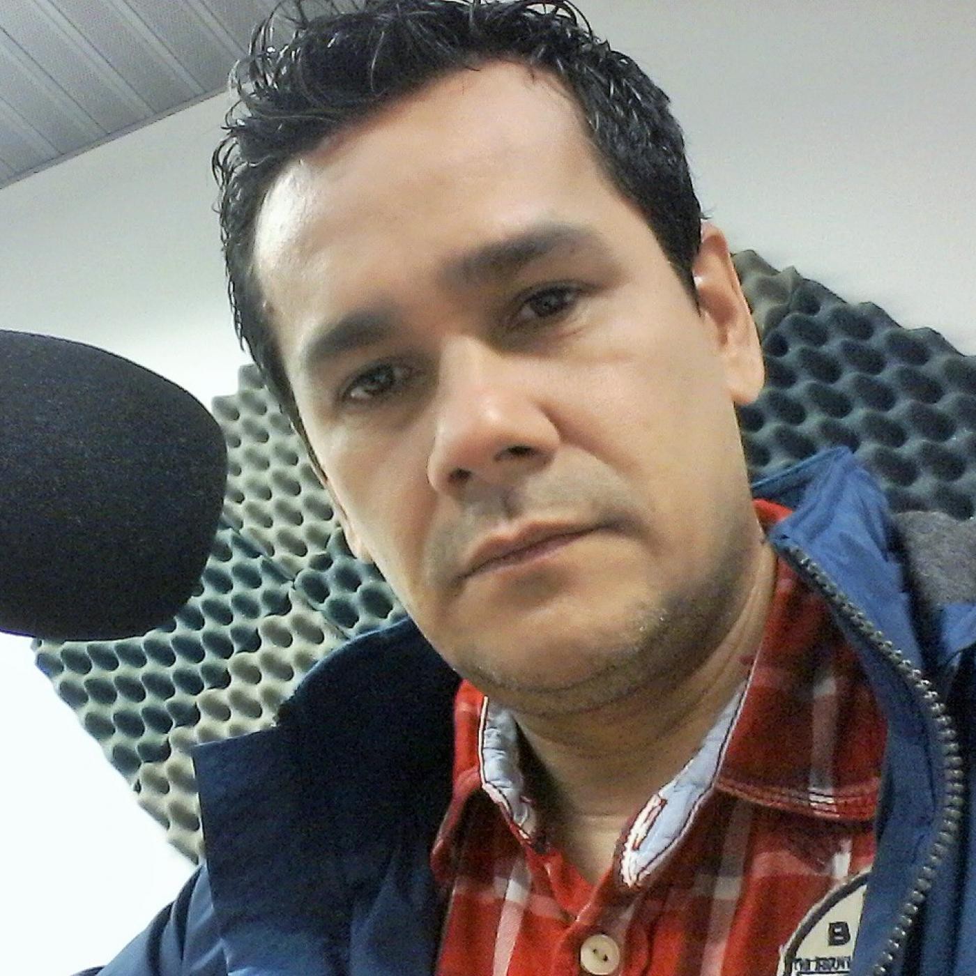 35. La hora en radio episode artwork