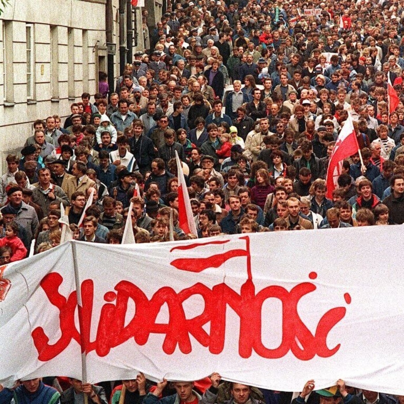 Los Grandes Días del Siglo: 13- Budapest, el Comunismo de los Tanques #historia #documental #podcast episode artwork