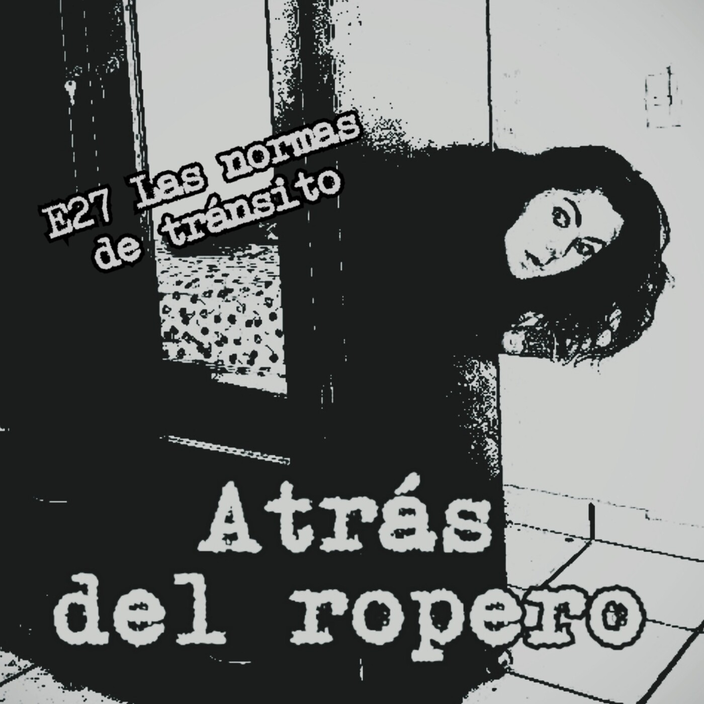 Atrás del ropero