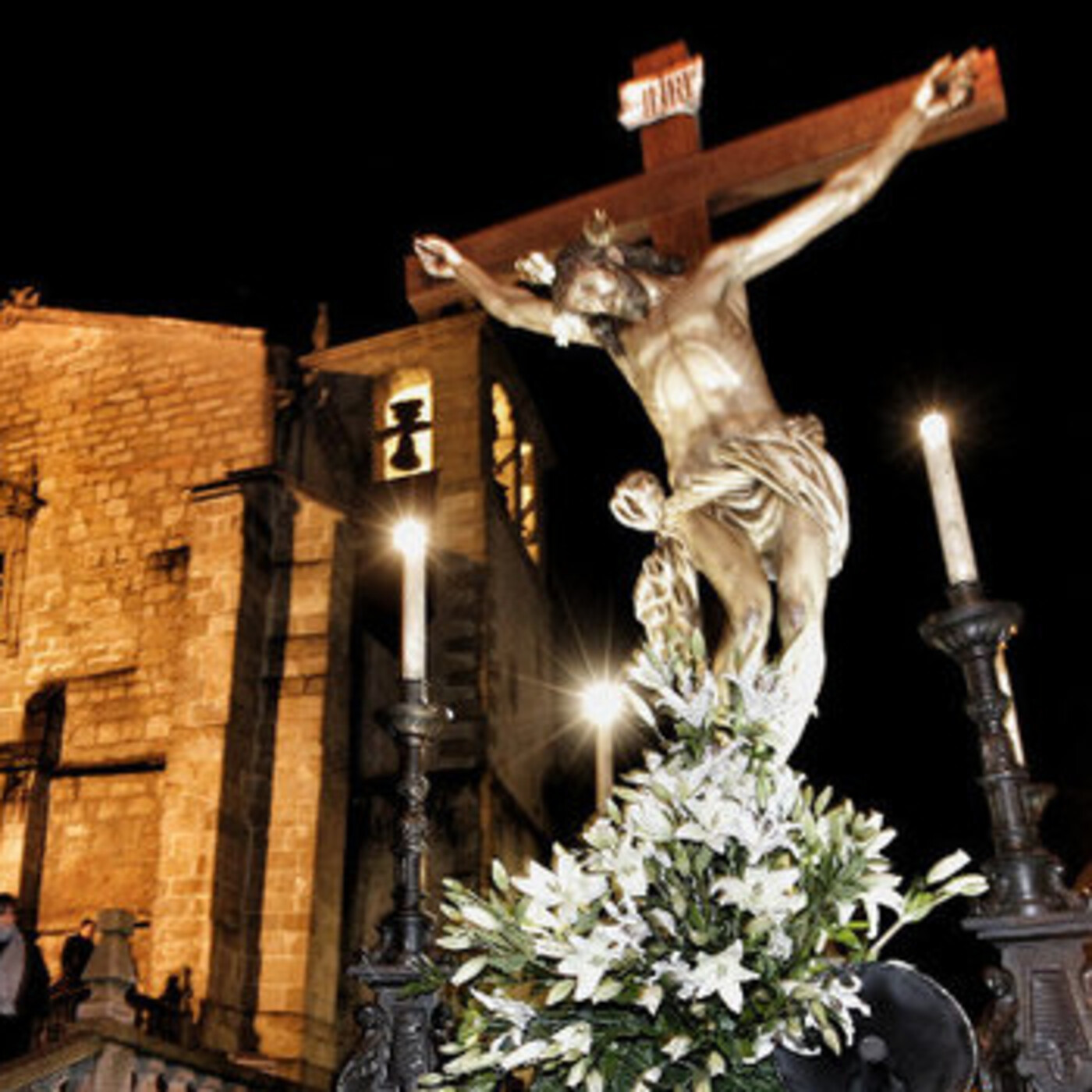 Mari Carmen López: "Convidamos ao bispo a varios actos significativos da Semana Santa de Viveiro" episode artwork